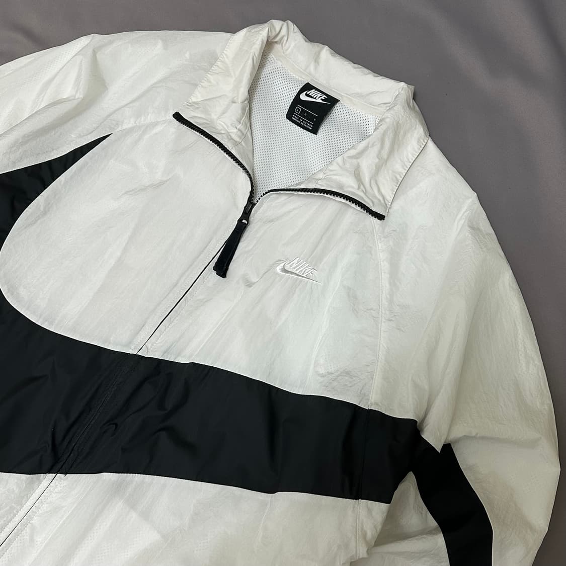 나이키 올드스쿨 빅스우시 화이트 바람막이 L 상품이미지4