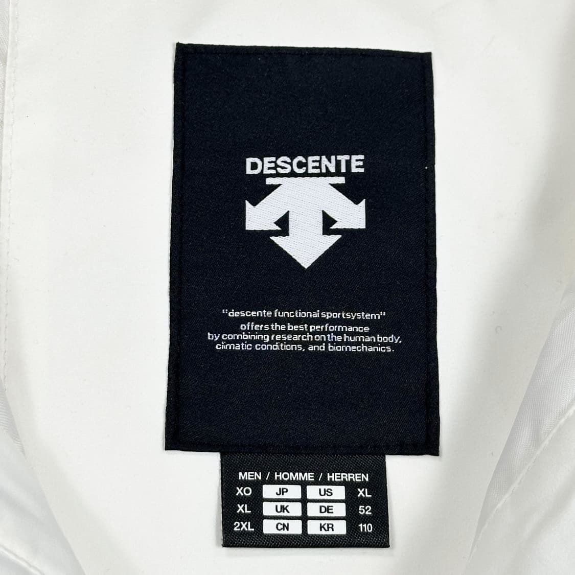 데상트 독일 풀오버 화이트 바람막이 자켓 (XXL) 상품이미지8