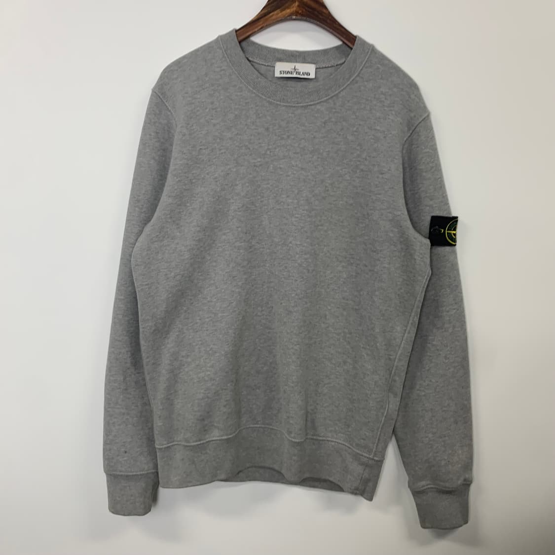 스톤아일랜드 와펜 그레이컬러 스웻셔츠 맨투맨 상품이미지2