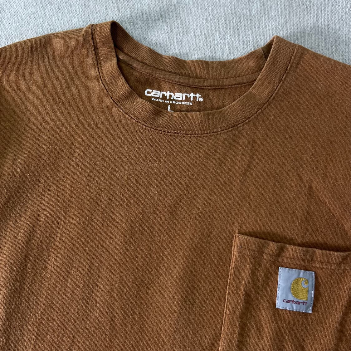 100 칼하트 포켓 브라운 반팔 티셔츠 상품이미지2