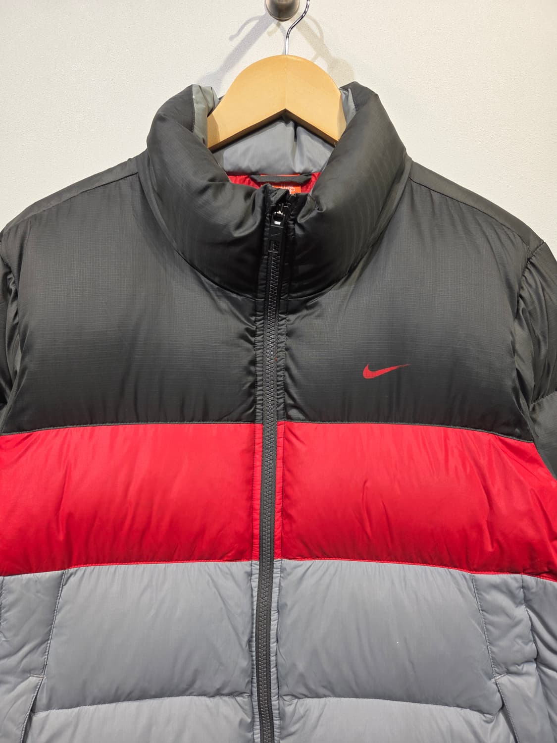 나이키(NIKE) 더 애슬레틱 뎁트 3단 배색 덕다운 패딩 상품이미지3