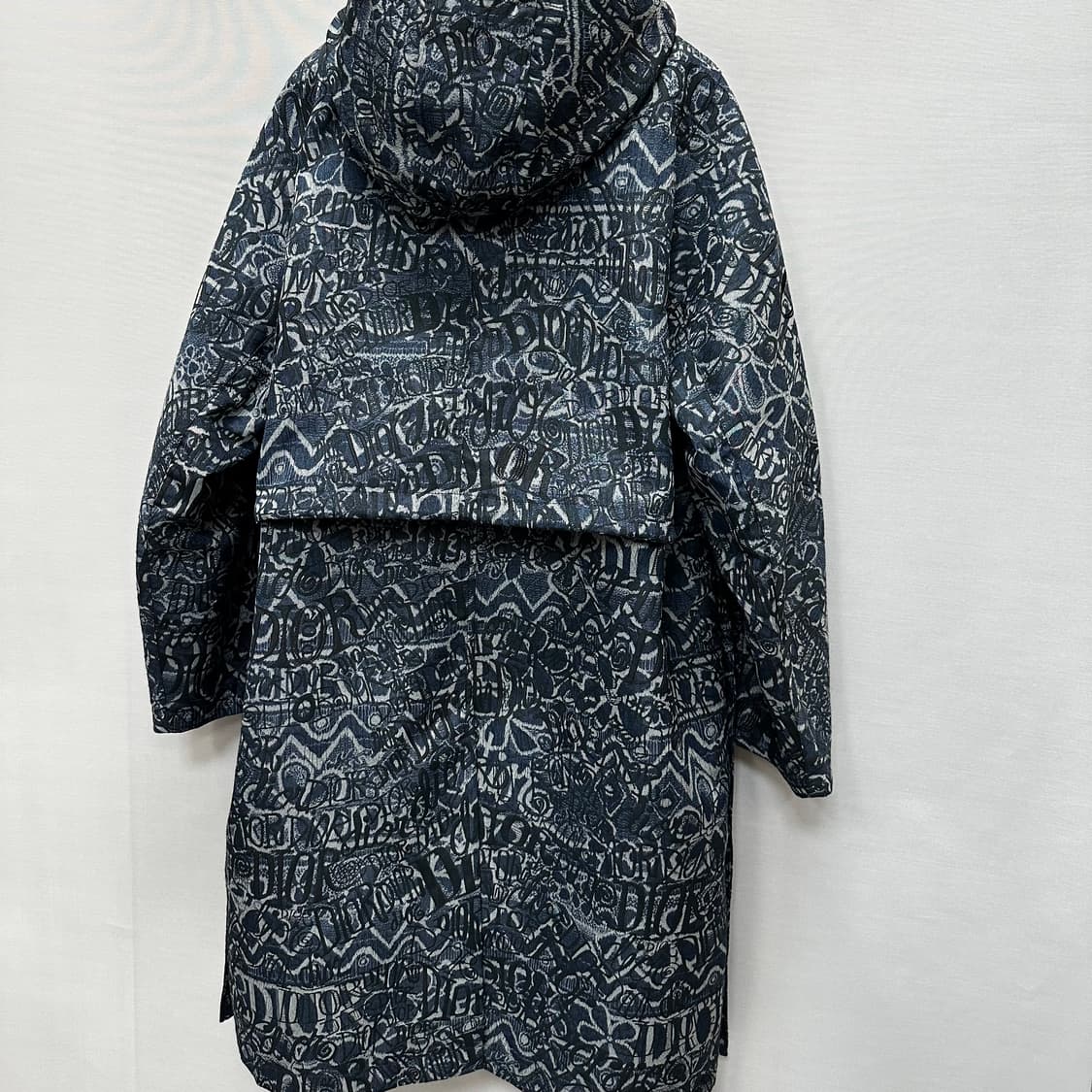 디올 x 스투시 로고 올오버 후드 코트 (105)  상품이미지6