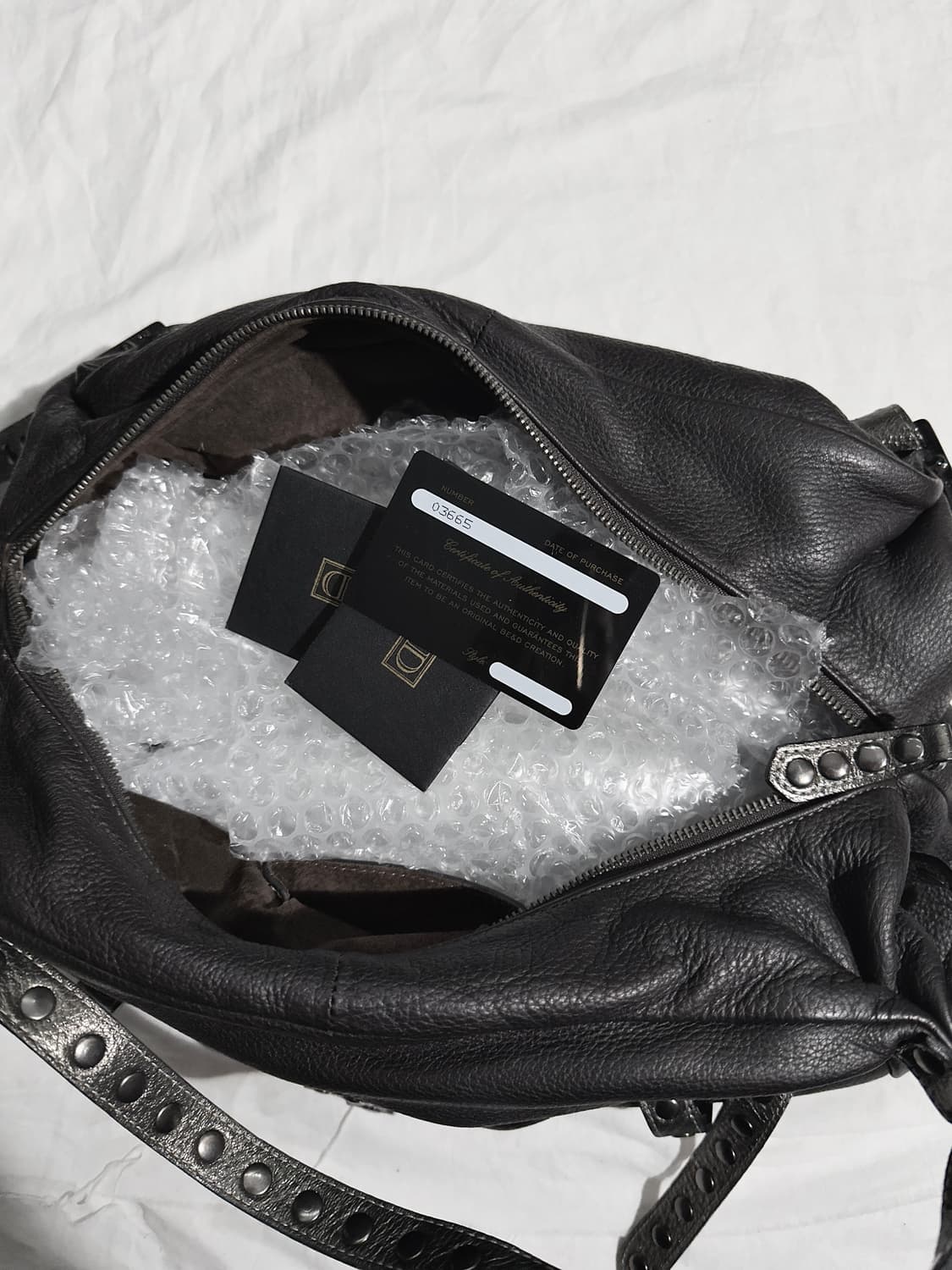 rare* new* BE&D 스터드 스트랩 바게트 백 상품이미지4