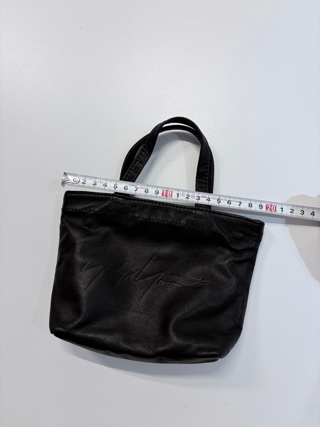 요지야마모토 디스코드 디보싱 로고 레더 미니백 상품이미지2