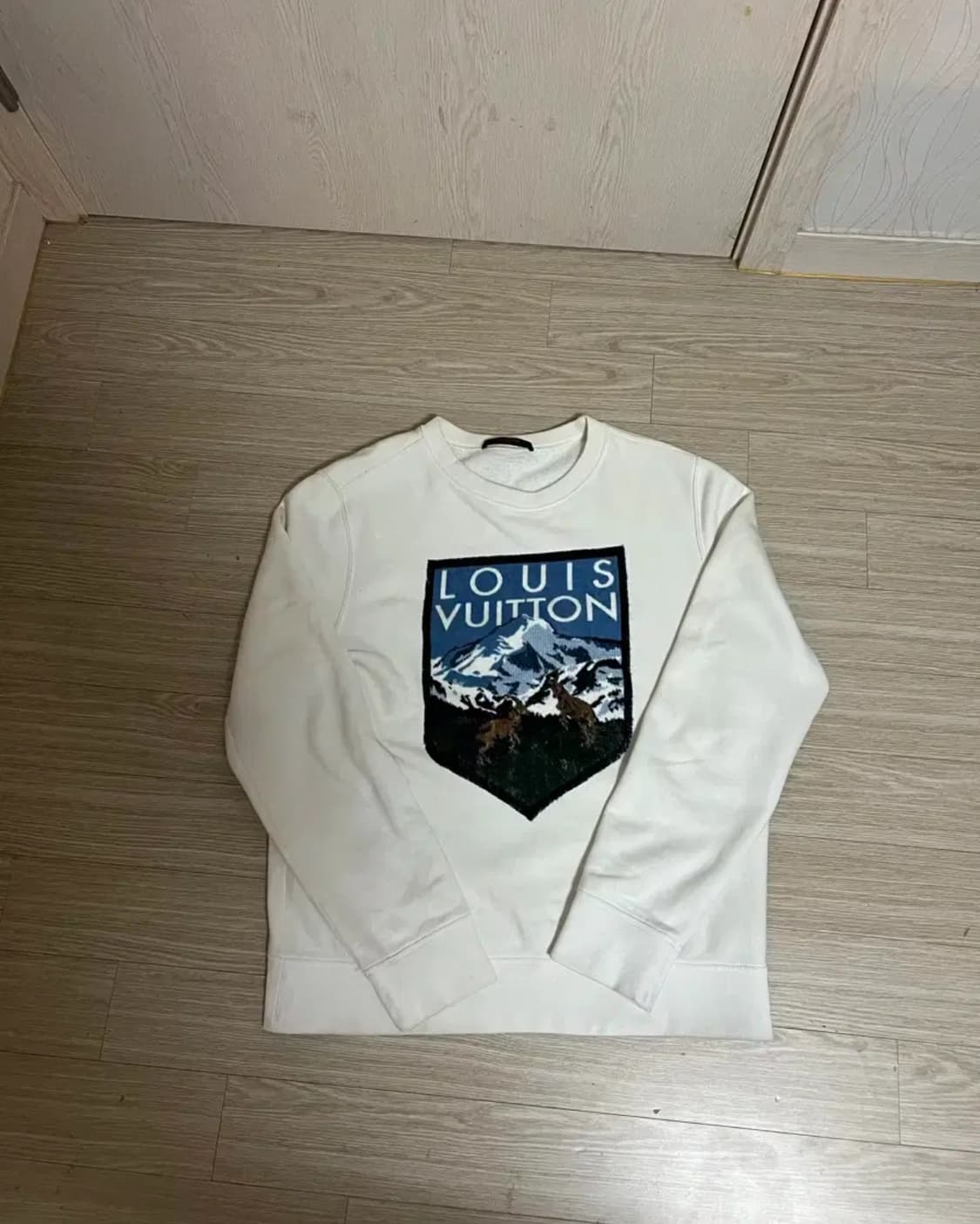 여자 꼬실수있는 루이비통 디어 마운틴 맨투맨 상품이미지1