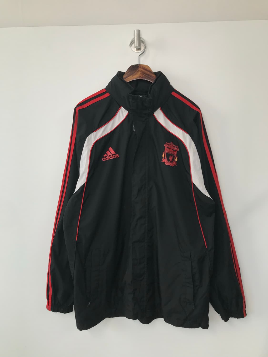 아디다스 리버풀 백로고 블랙 바람막이 자켓 상품이미지3
