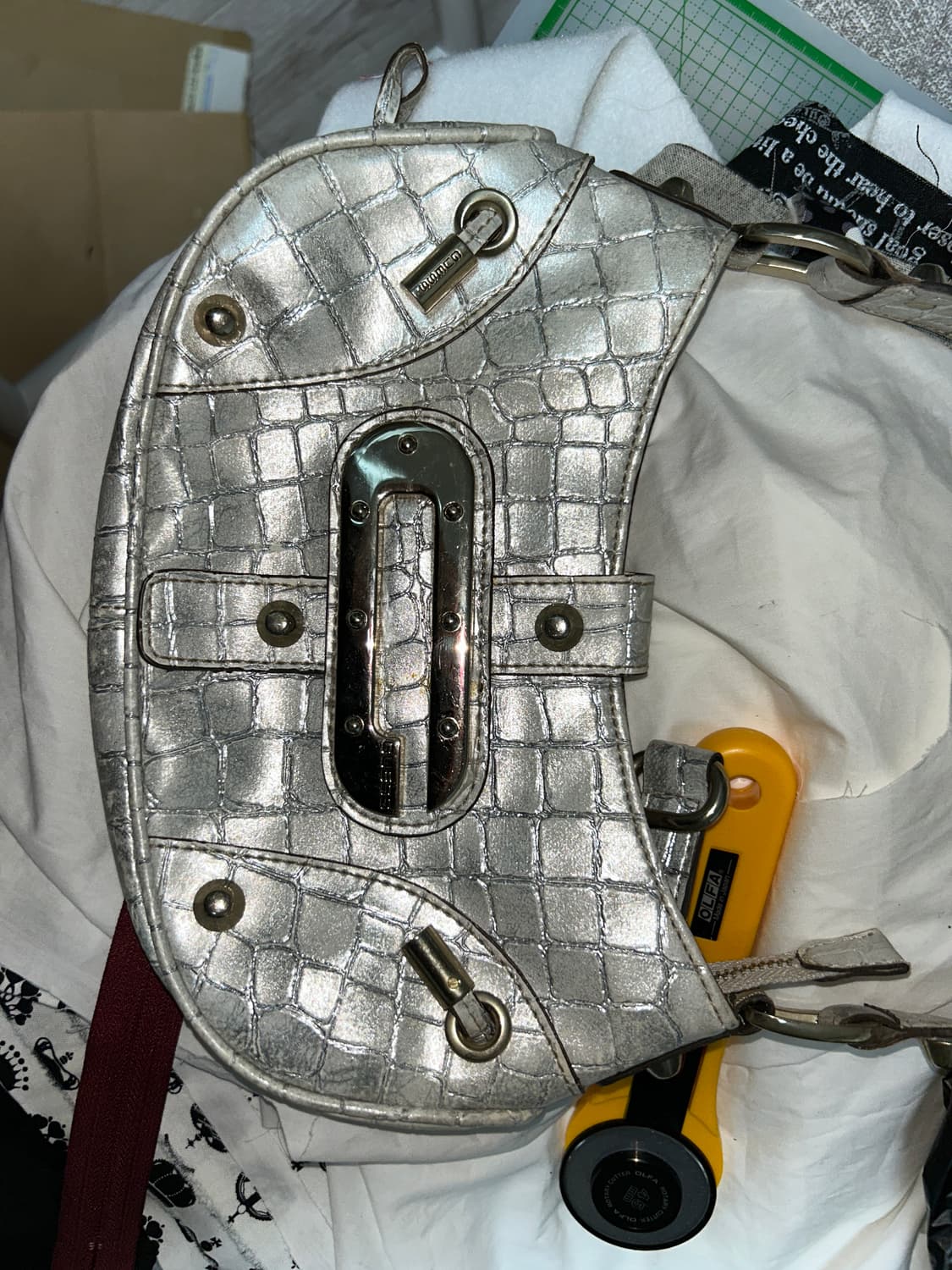 y2k 게스 빈티지 실버 미니백 상품이미지1