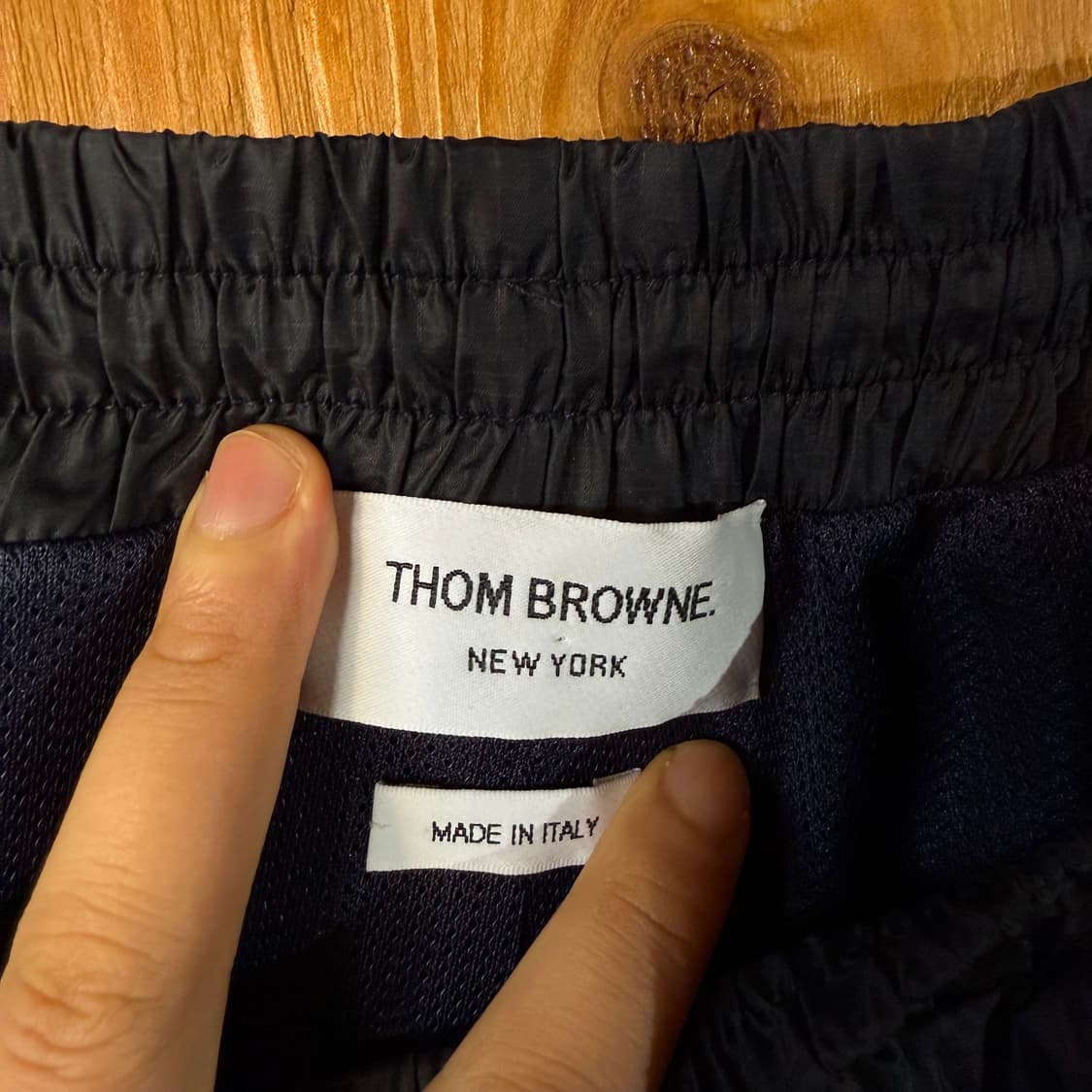 톰브라운 4선 반바지 판매 합니다. 상품이미지7