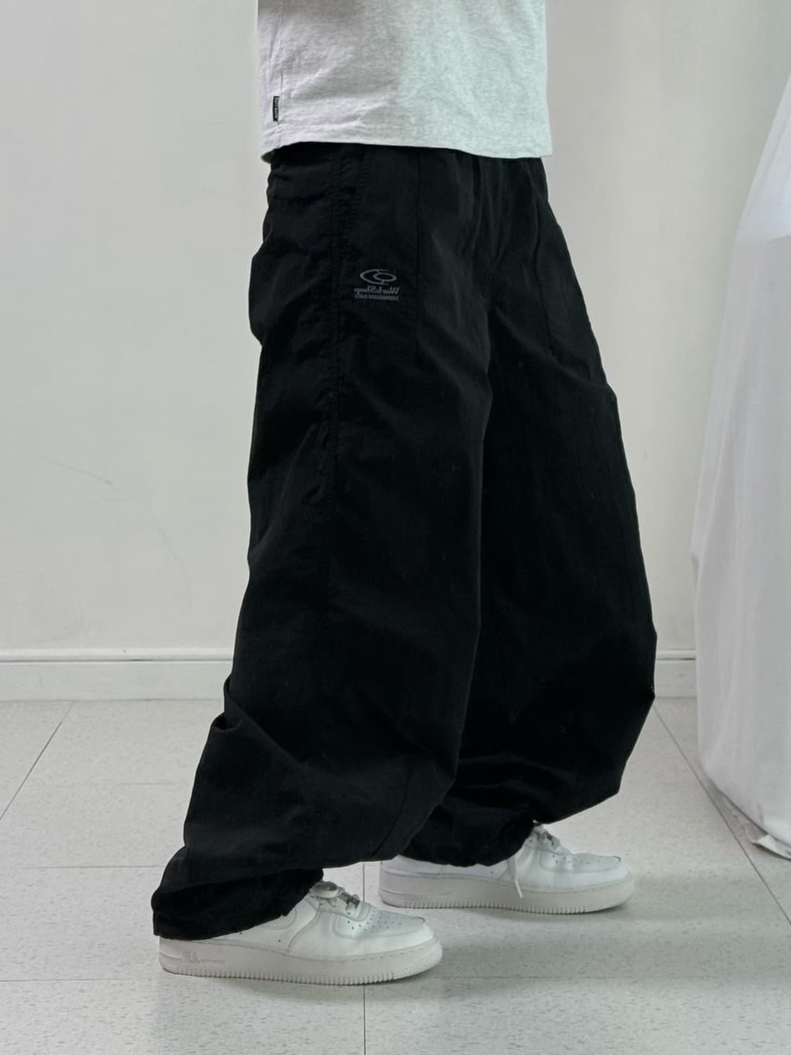 트래블 블랙 나일론 팬츠 상품이미지2