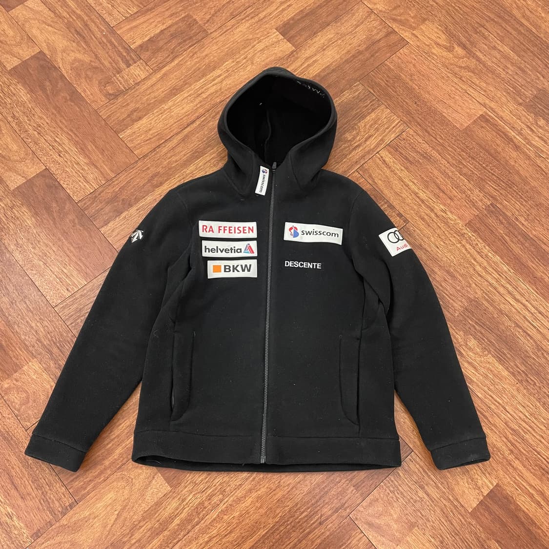 데상트 스위스 스키팀 플리스 자켓 상품이미지1