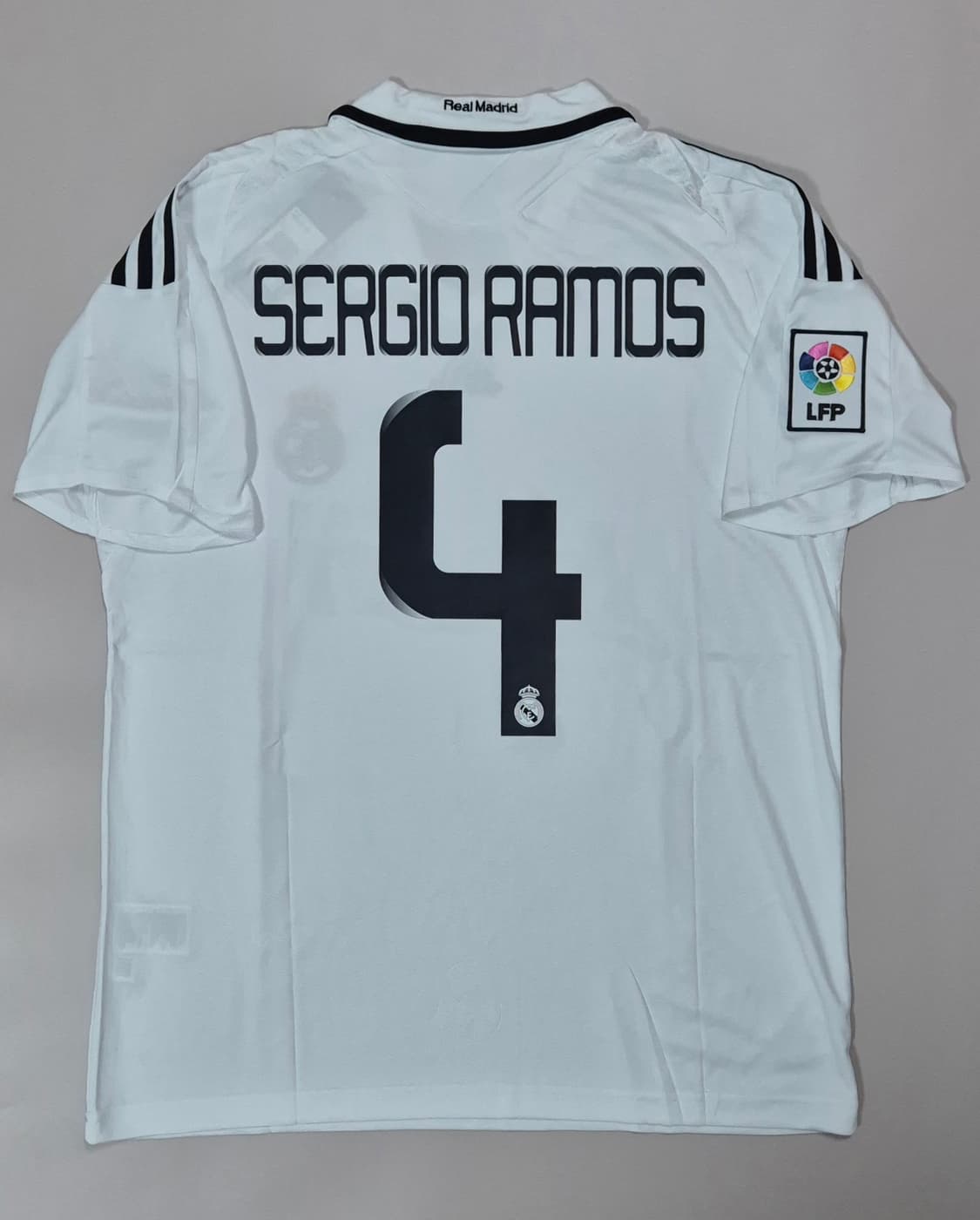레트로)08-09 레알 세르히오 라모스 반팔 유니폼 L사이즈 상품이미지1
