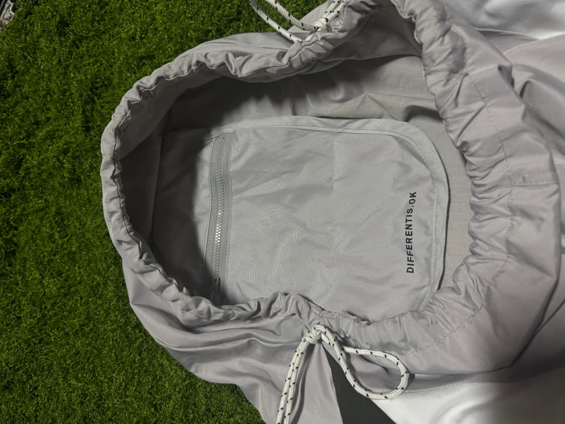 디퍼런트이즈오케이 슬링백 상품이미지3