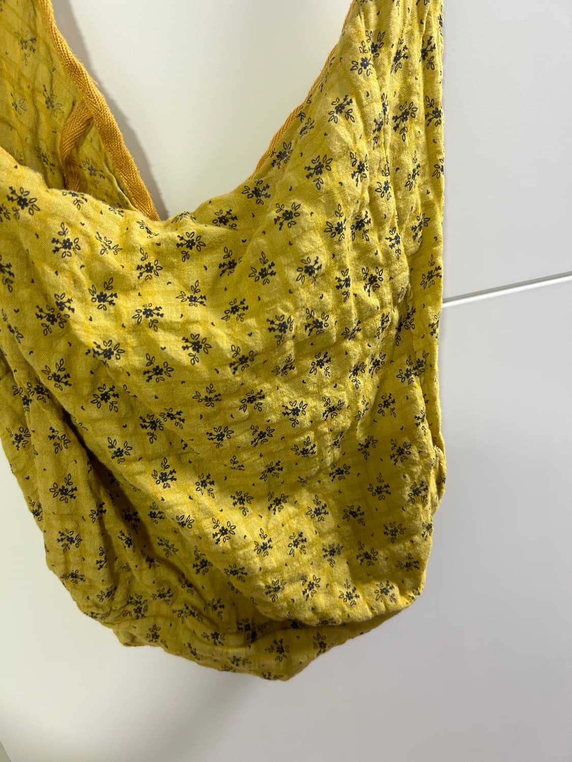 노컨텐츠 플라워 크로스백 상품이미지3