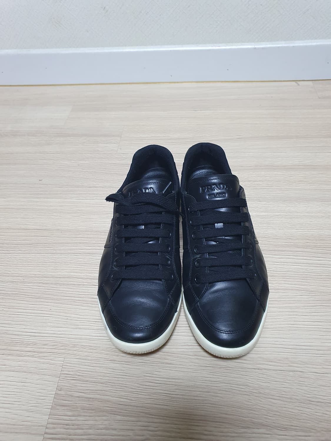 프라다 블랙 레더 스니커즈 270~75 상품이미지3