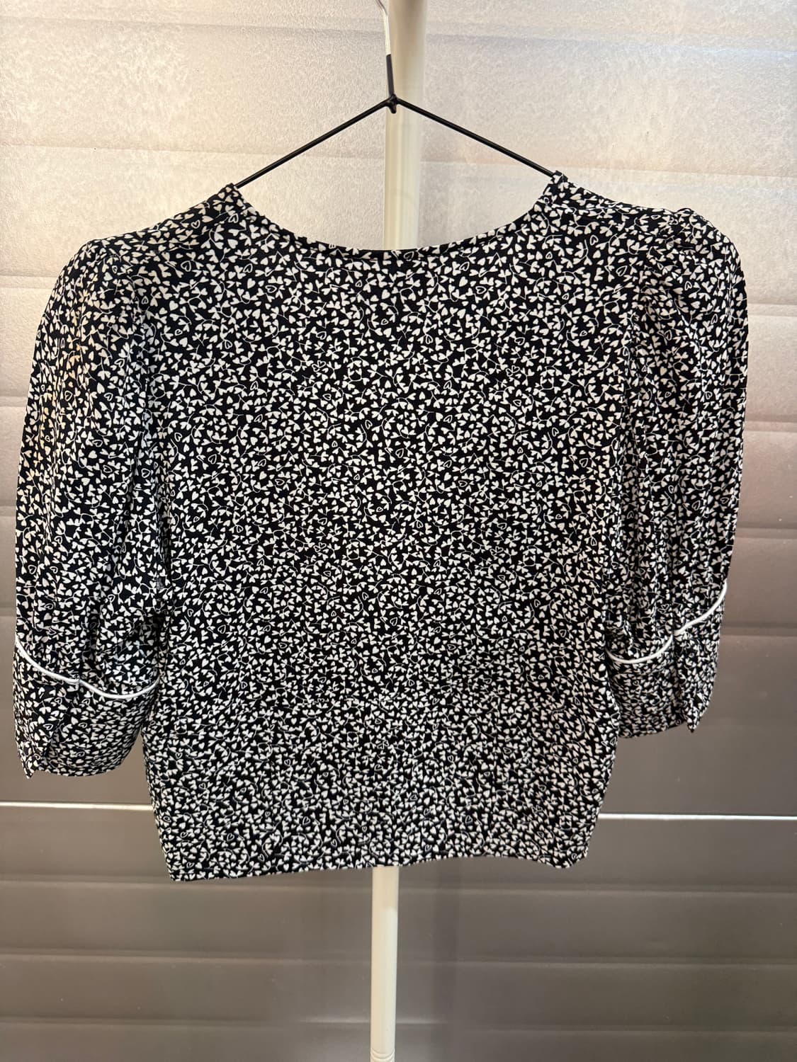 Rouje 루쥬 블랙 플로럴 블라우스 36 상품이미지5