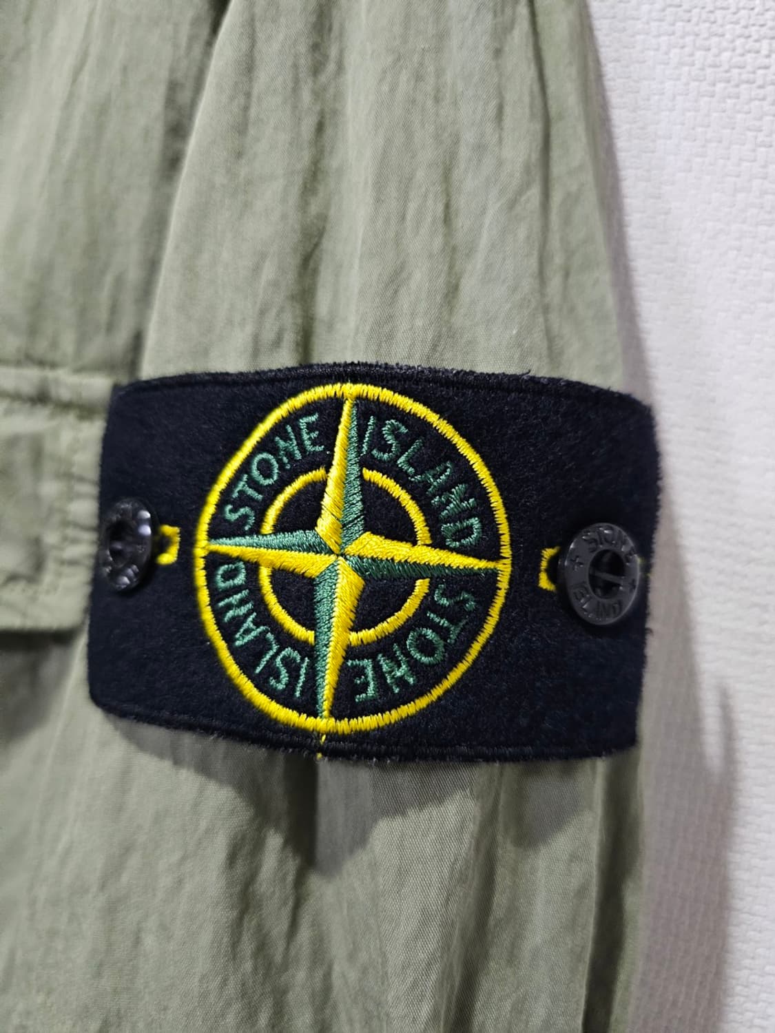 정품 스톤아일랜드 올리브 카키 오버셔츠 90 / S 상품이미지3