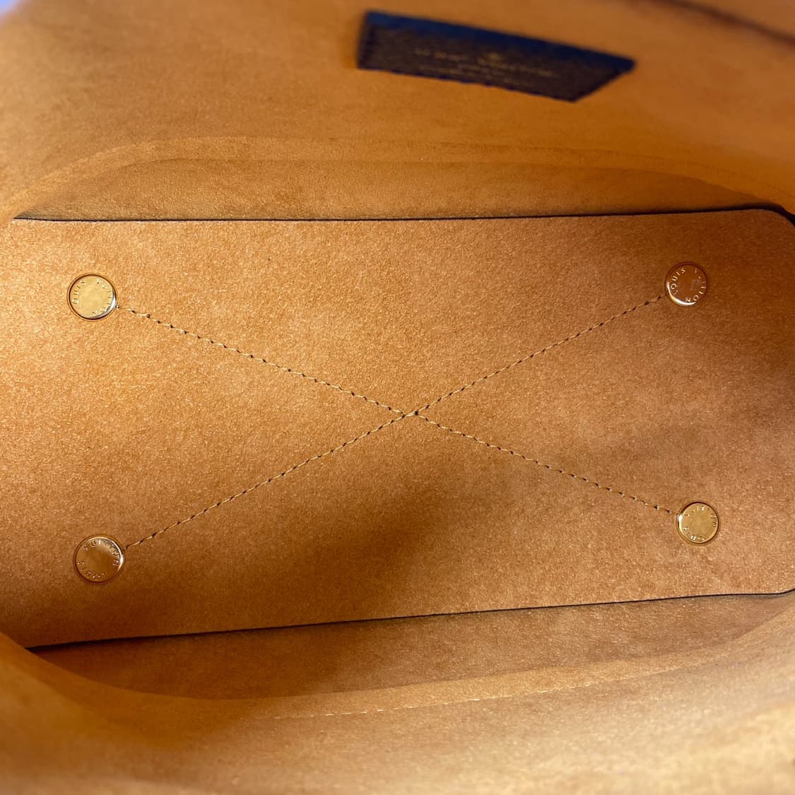 루이비통 네오 알마bb 크로스백  상품이미지10