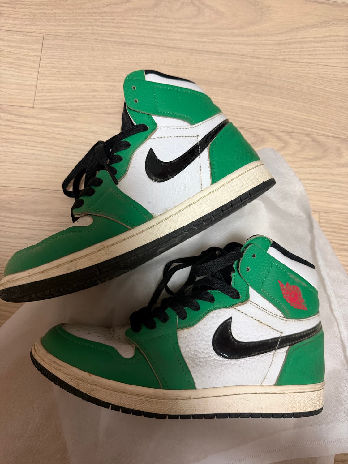 나이키 에어 조던 1 레트로 하이 OG 럭키 그린 W245 상품이미지1