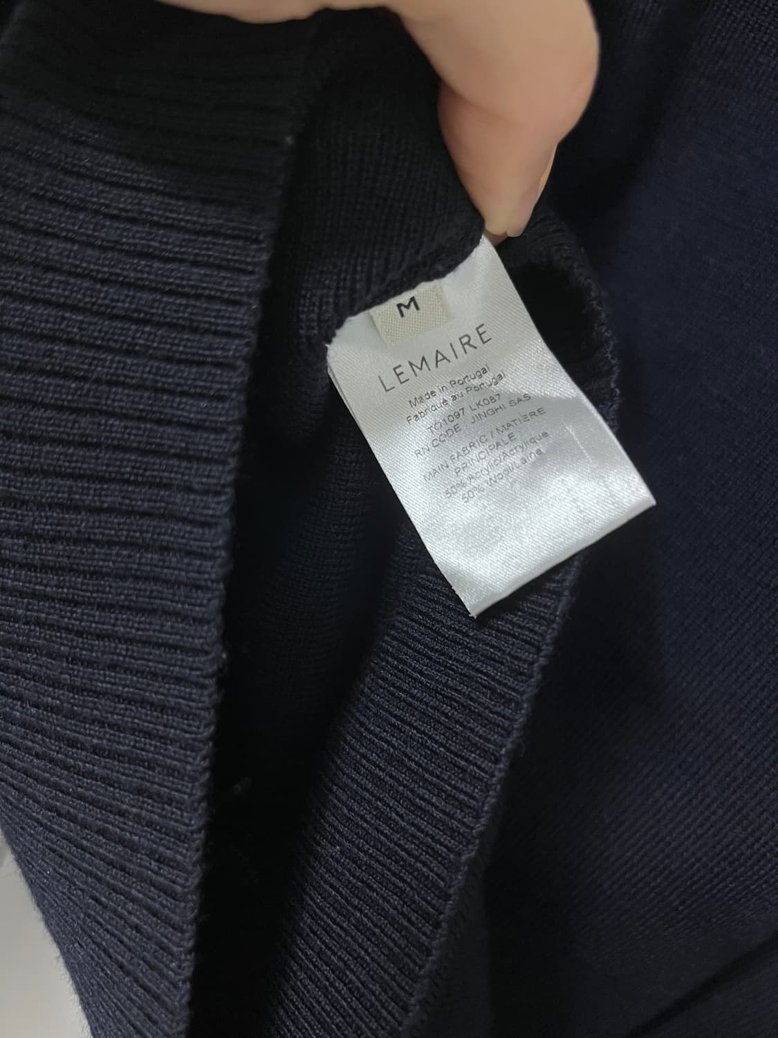 르메르 브이넥 니트 싸게 팝니다. 상품이미지6