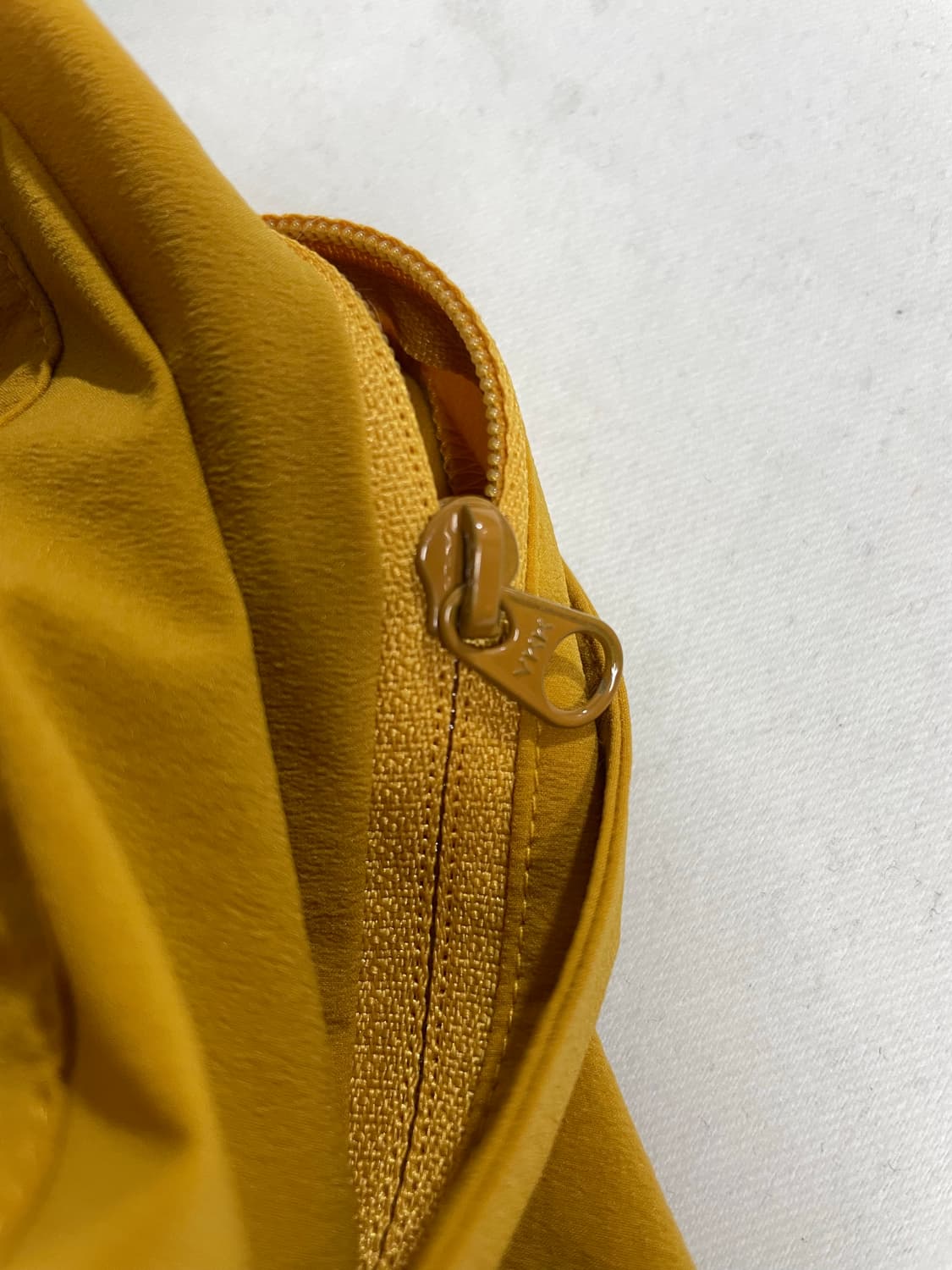 아크테릭스 구형 머스터드 나일론 오버 셔츠 상품이미지5