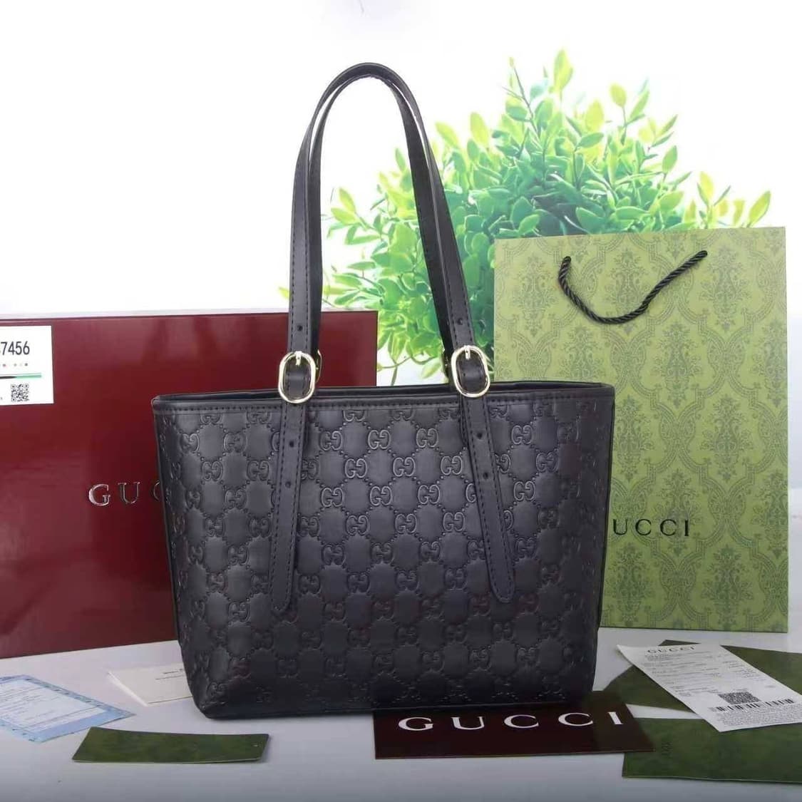 구찌(Gucci) GG 엠블럼 미디엄 토트백 상품이미지1