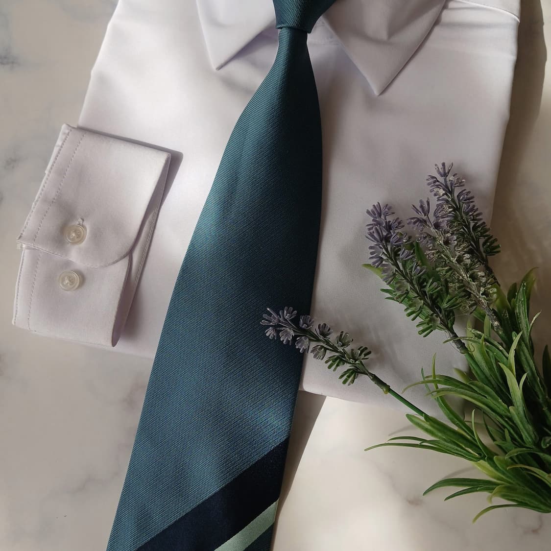 니나리치 실크 네이비 스트라이프 넥타이 9.8cm A+등급 A19844
 상품이미지6