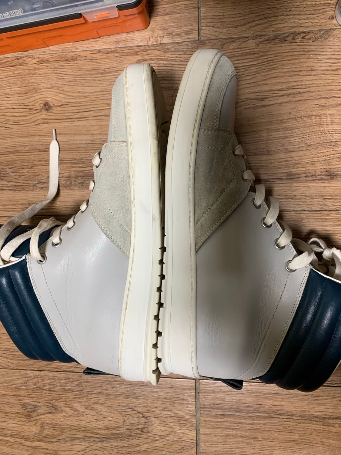 Dior homme 크리스찬 디올 옴므 패딩 칼라 하이탑 스니커즈o 상품이미지2