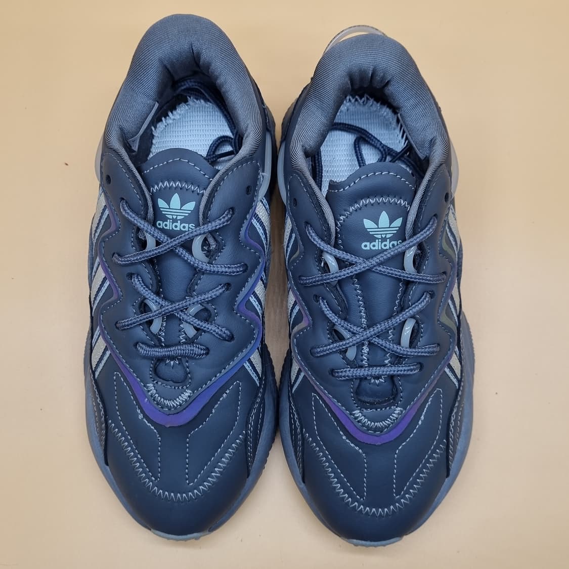 아디다스 오즈위고 여성운동화230 상품이미지2