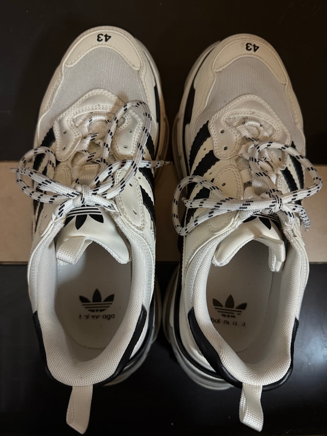 [43] 발렌시아가 아디다스 트리플 S 스니커즈 화이트 블랙 상품이미지2