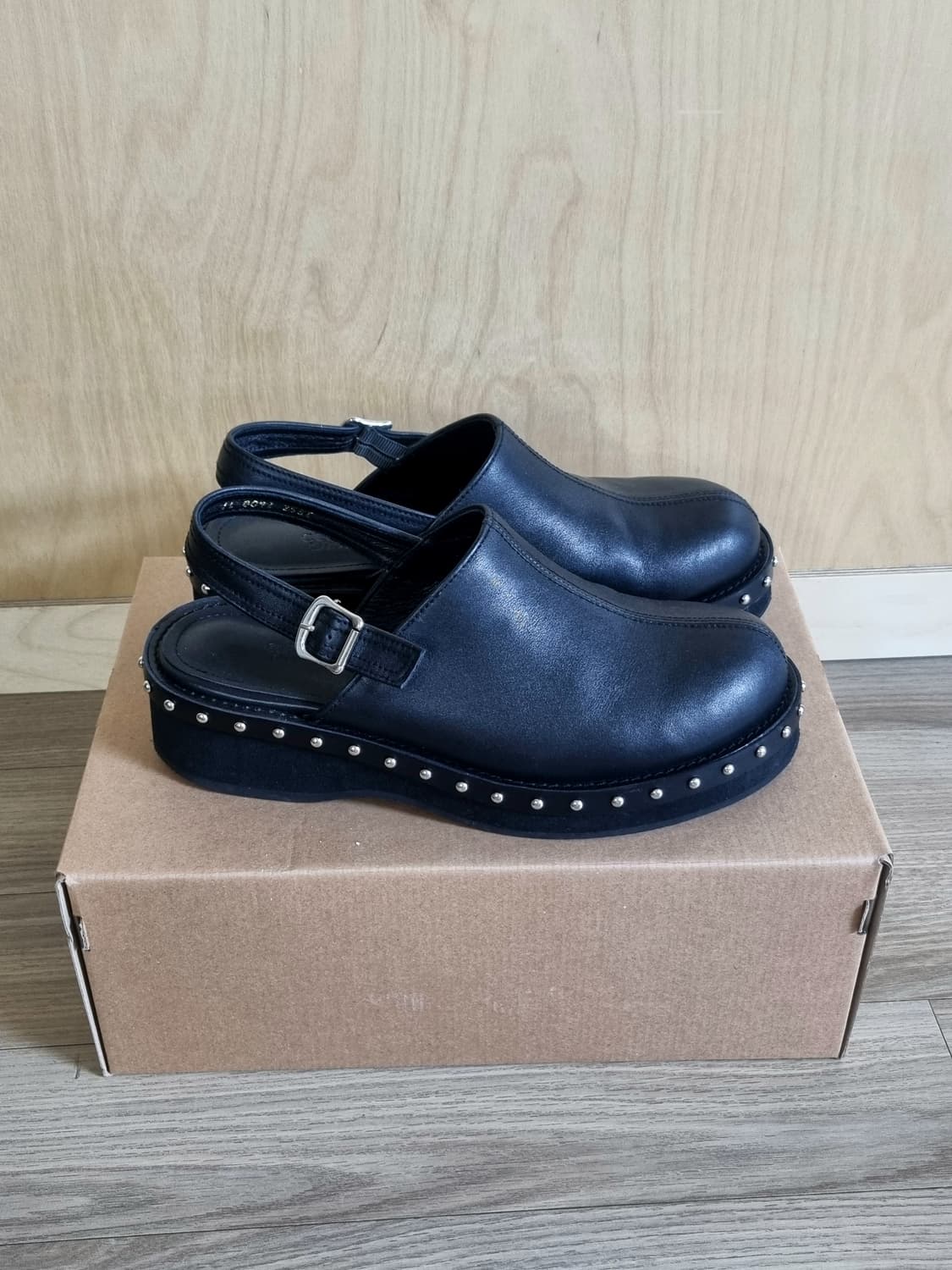 셀레디프 클로그 barnet stud clogs black 255 상품이미지8