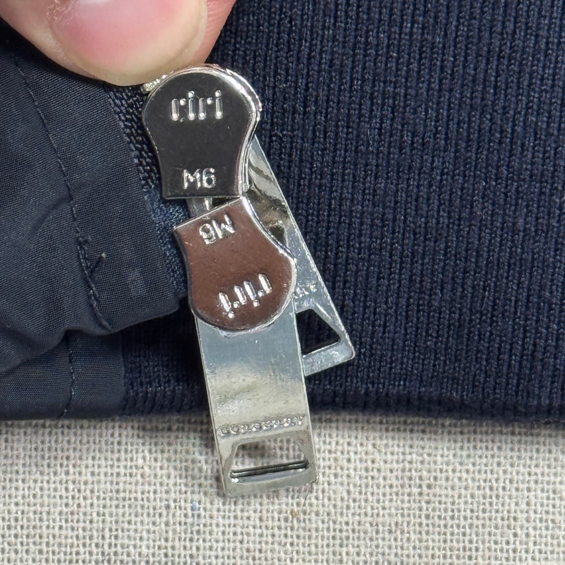 버버리 나일론 자수 투웨이 블루종 XL 상품이미지5