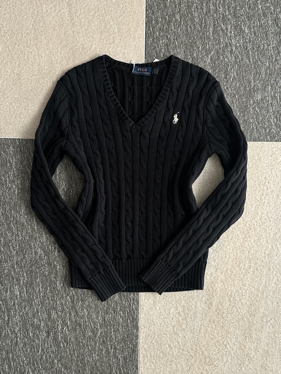 폴로 랄프로렌 블랙 V넥 케이블 니트  상품이미지4