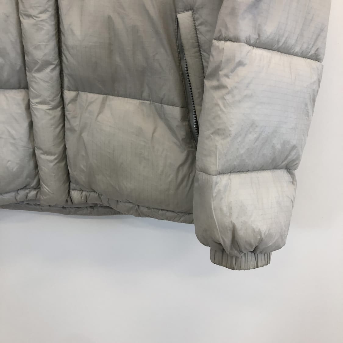 자라 dnwr 라이트그레이 푸퍼패딩 XL 상품이미지3