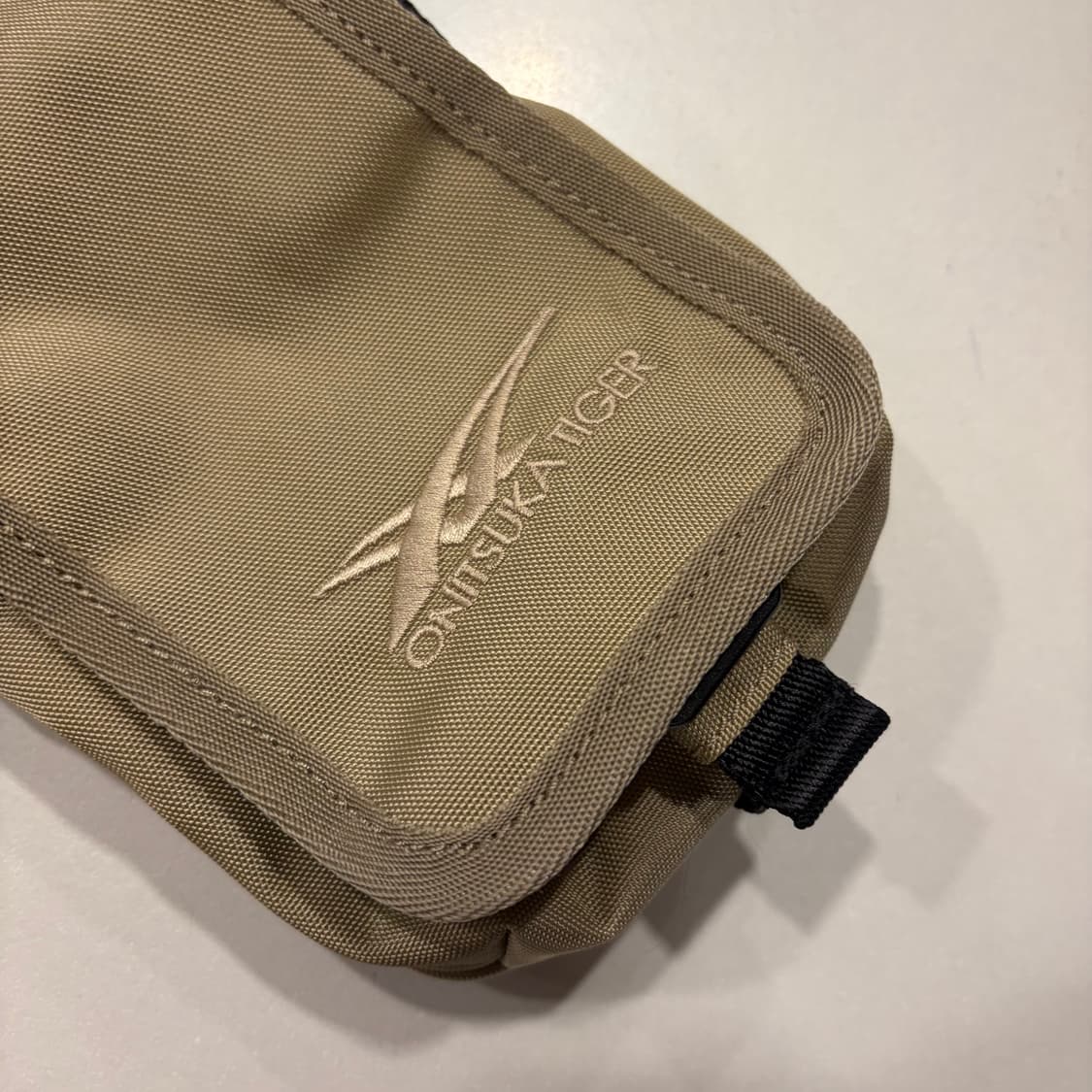 오니츠카타이거 크로스백 가방 베이지 상품이미지3