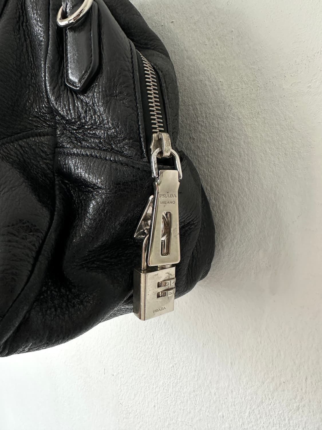 프라다 CERVO LUX 블랙 펄 레더 체인백 상품이미지6