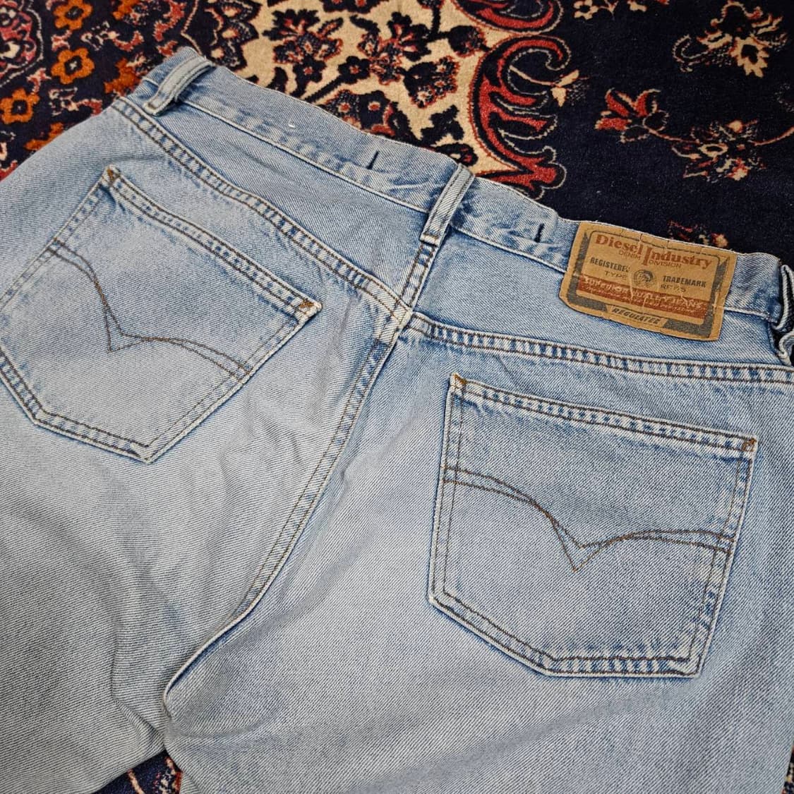 디젤(DIESEL) 빈티지 베이직 데님 팬츠
34 size 상품이미지4