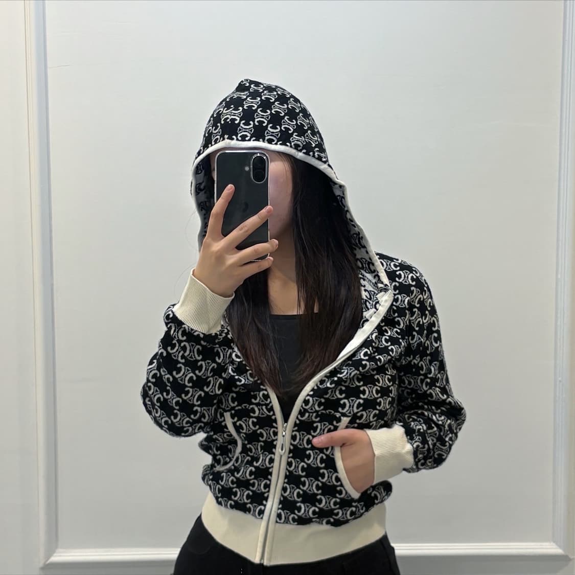 셀린느로고니트집업 상품이미지1