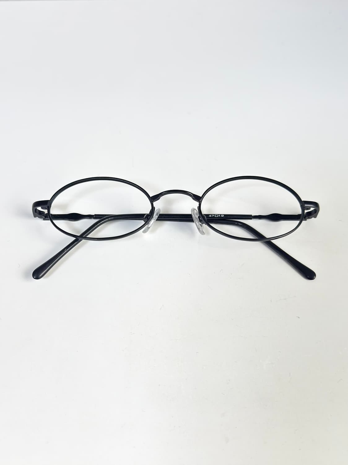 블랙 오발 무광 안경테 상품이미지1