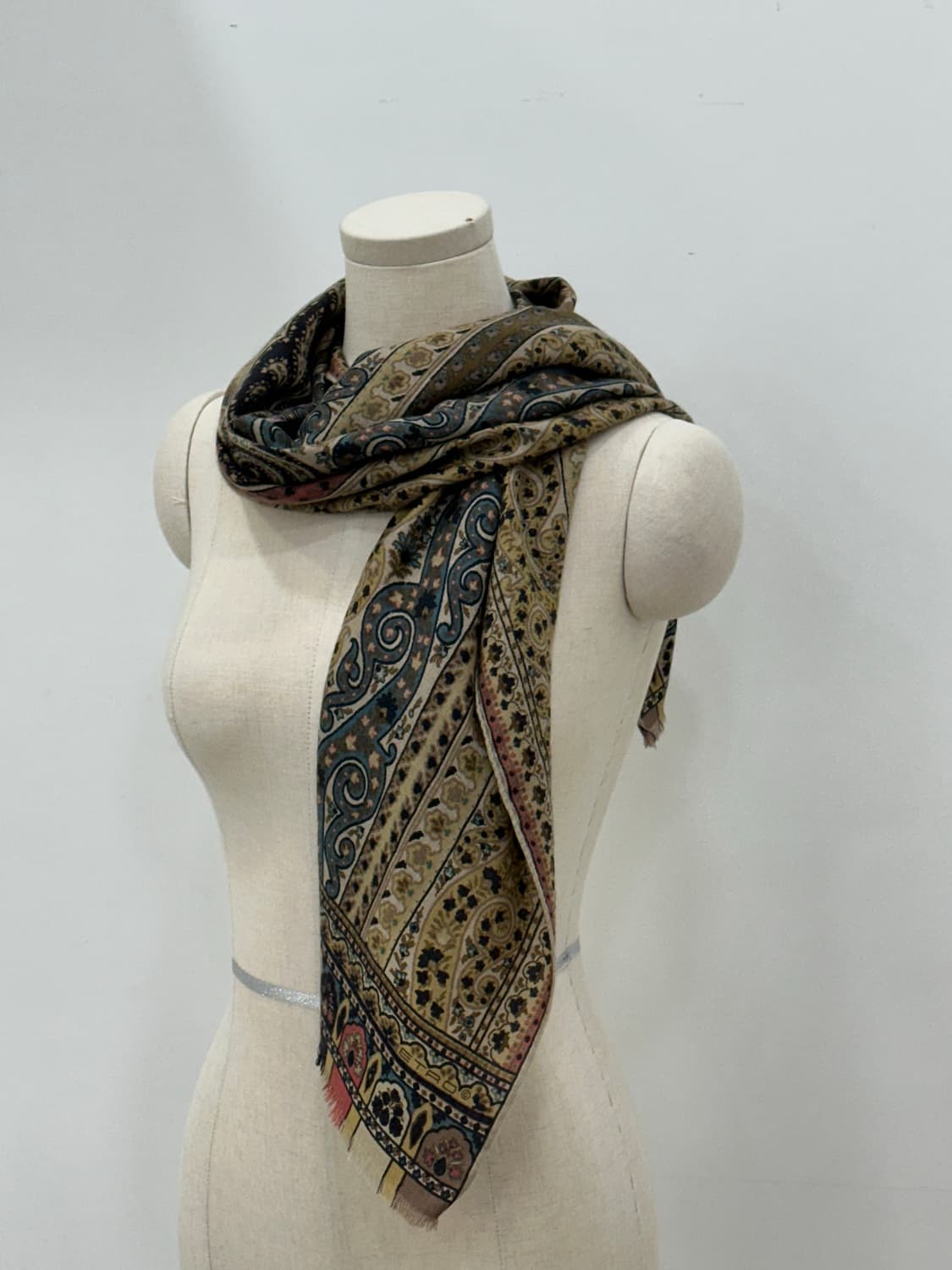 에트로 캐시미어 실크 머플러 상품이미지4