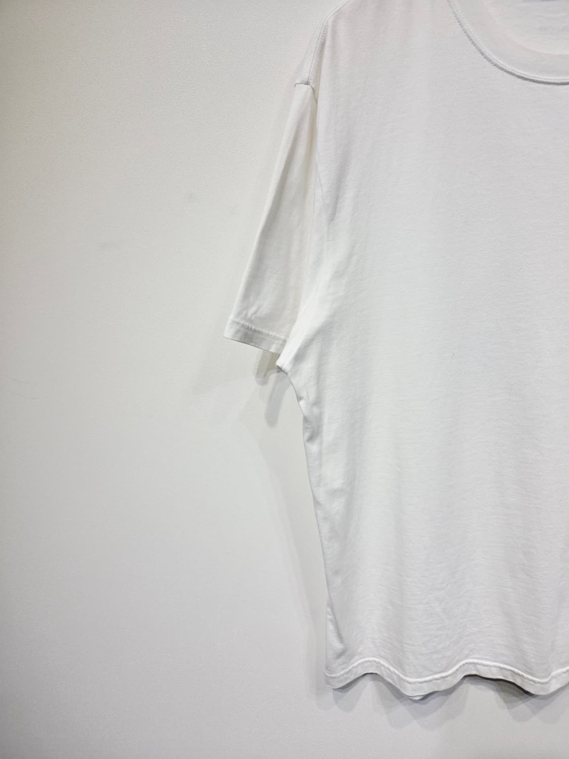 던스트(Dunst) 유니섹스 로고 크리스 반팔 티셔츠 화이트 상품이미지4