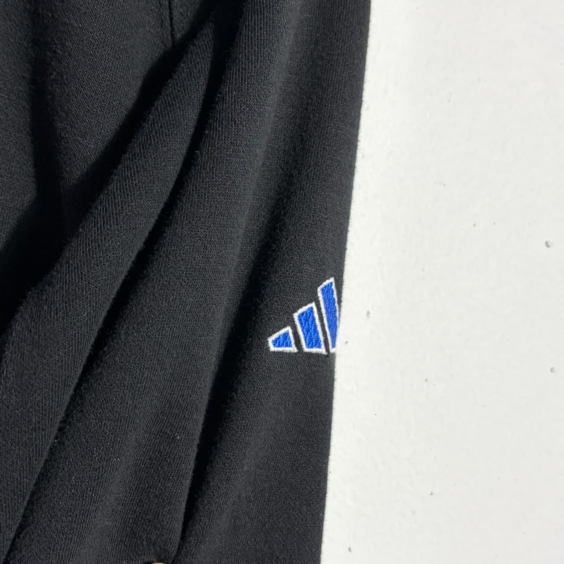 아디다스  블랙 맨투맨 (무료배송) 상품이미지2