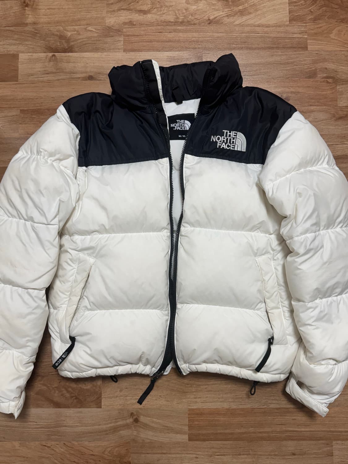 노스페이스 1996에코 눕시패딩 화이트 상품이미지1