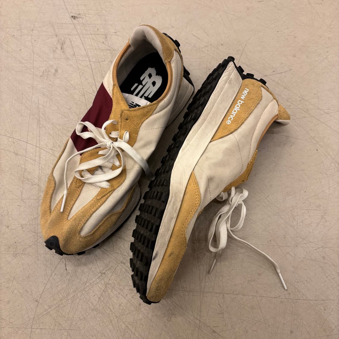 뉴발란스 327 문빔 고스트페퍼 스니커즈 상품이미지3