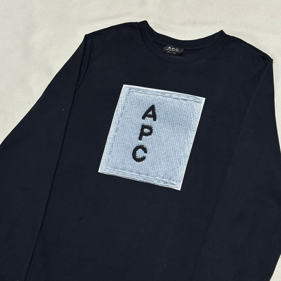 XL 아페쎄 A.P.C 19fw 로고 네이비 맨투맨 상품이미지1