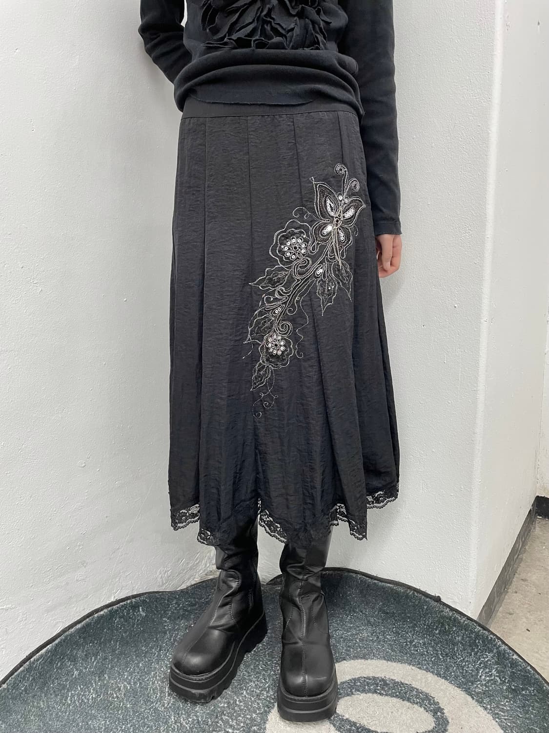 블랙페어리 자수 스커트 상품이미지2