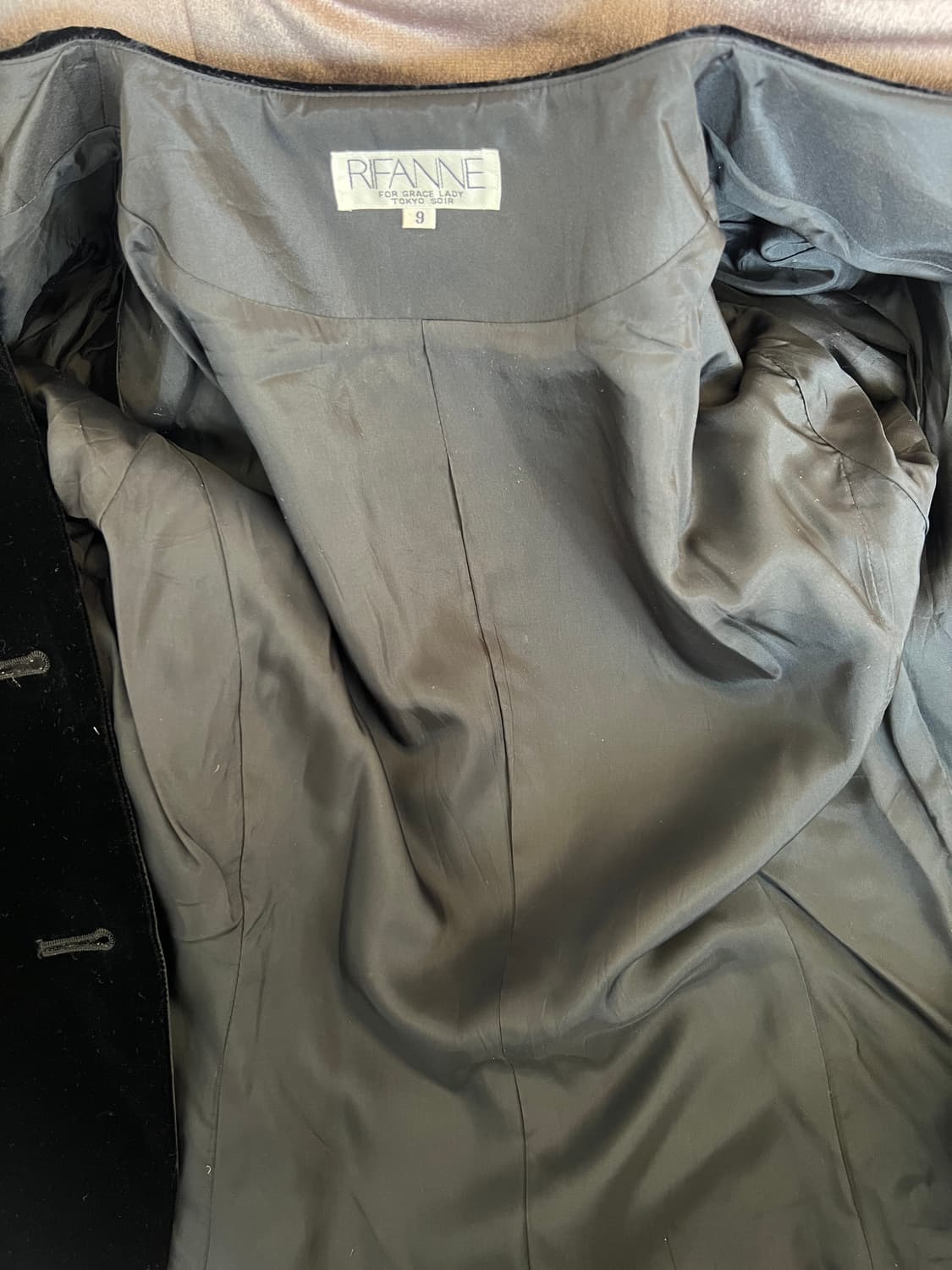 RIFANNE 일본수입 여성 블랙 벨벳 노카라자켓 상품이미지6