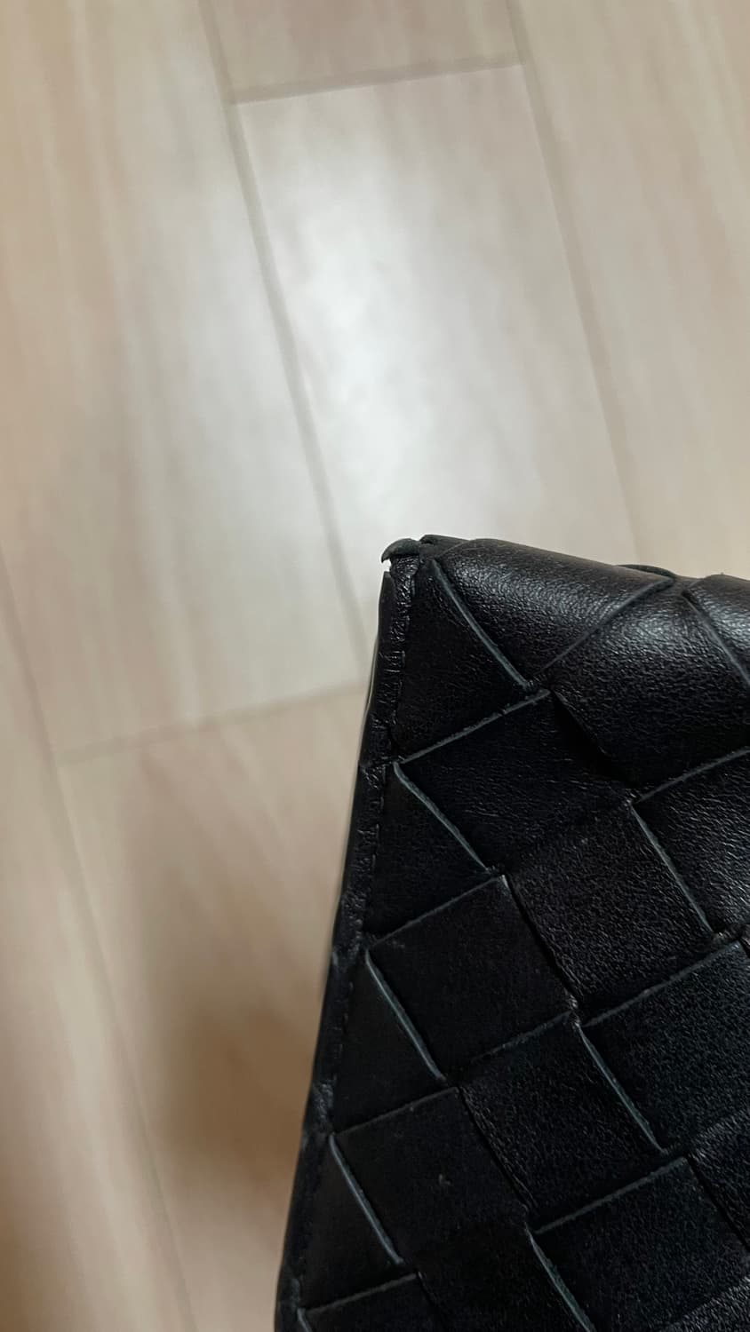 보테가베네타 인트레치아토 플랩 카드지갑 블랙 상품이미지4