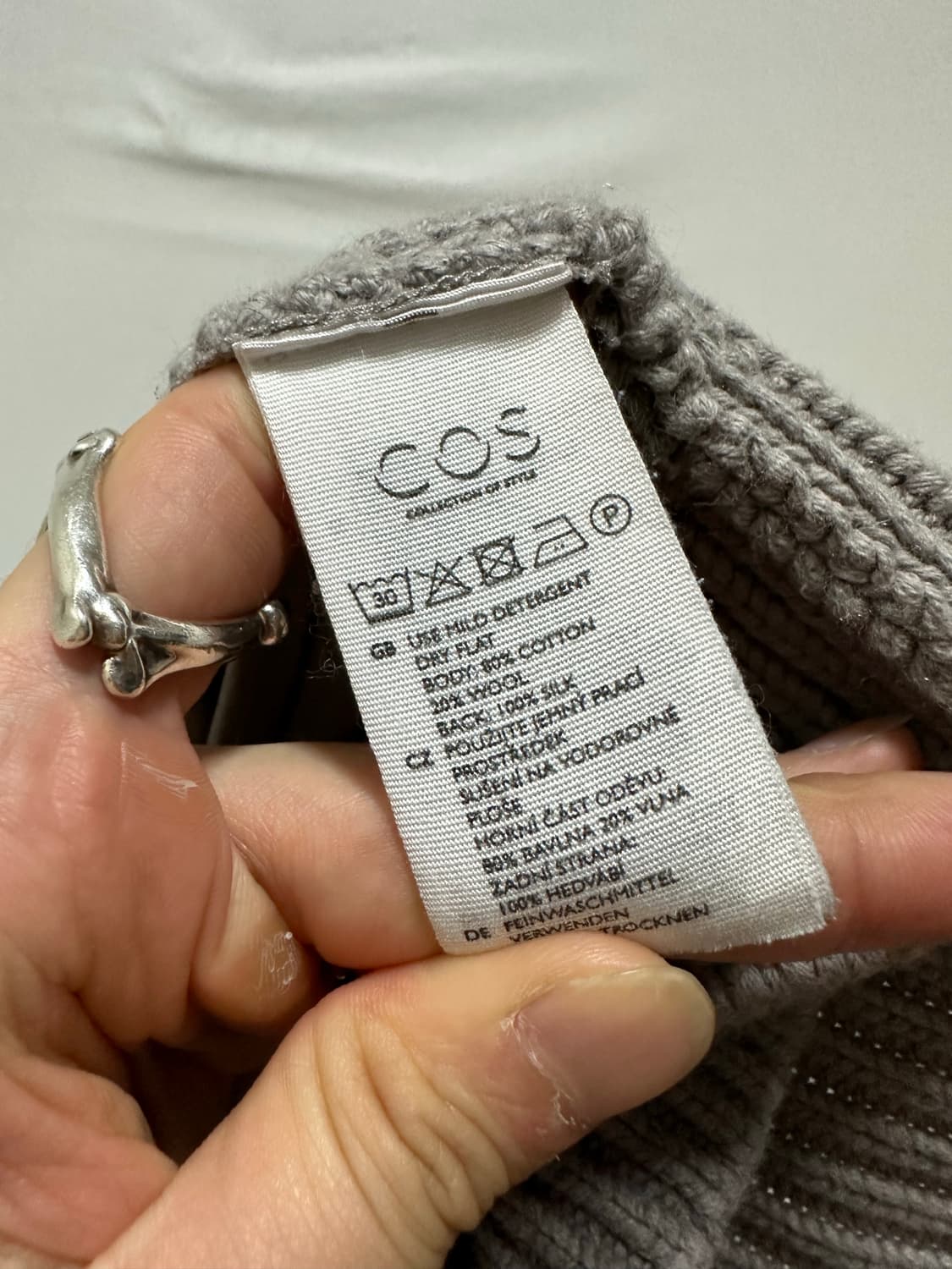 COS 투톤 니트 상품이미지4