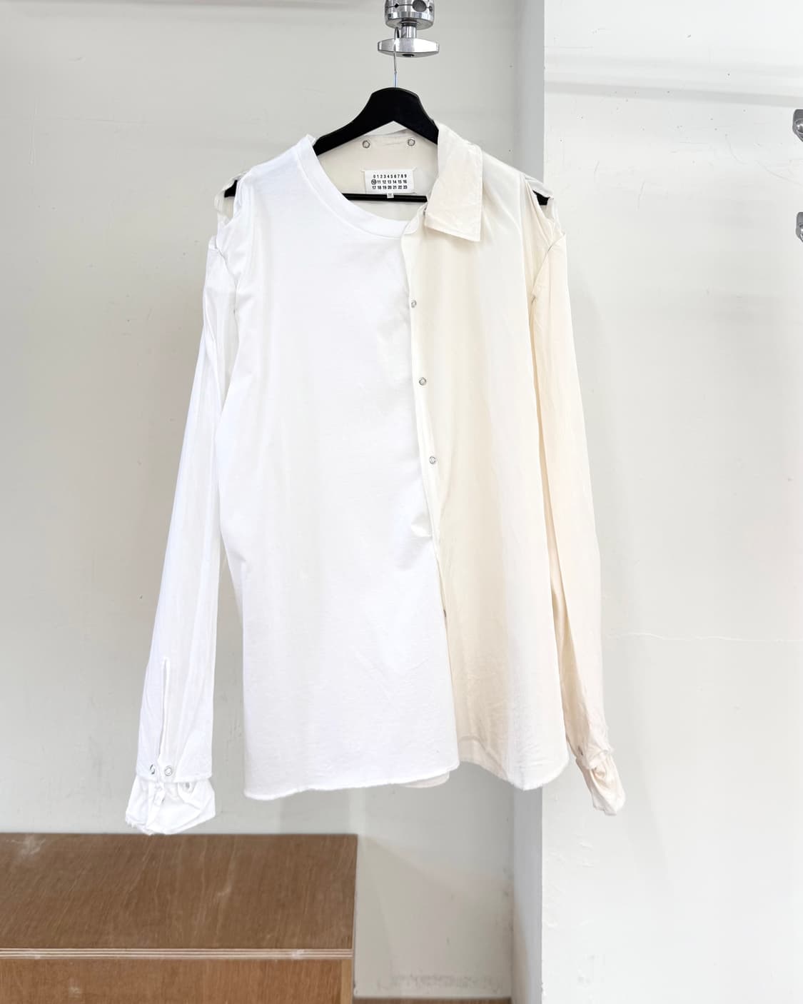 메종 마르지엘라 17SS 화이트 스냅 버튼 셔츠 상품이미지1