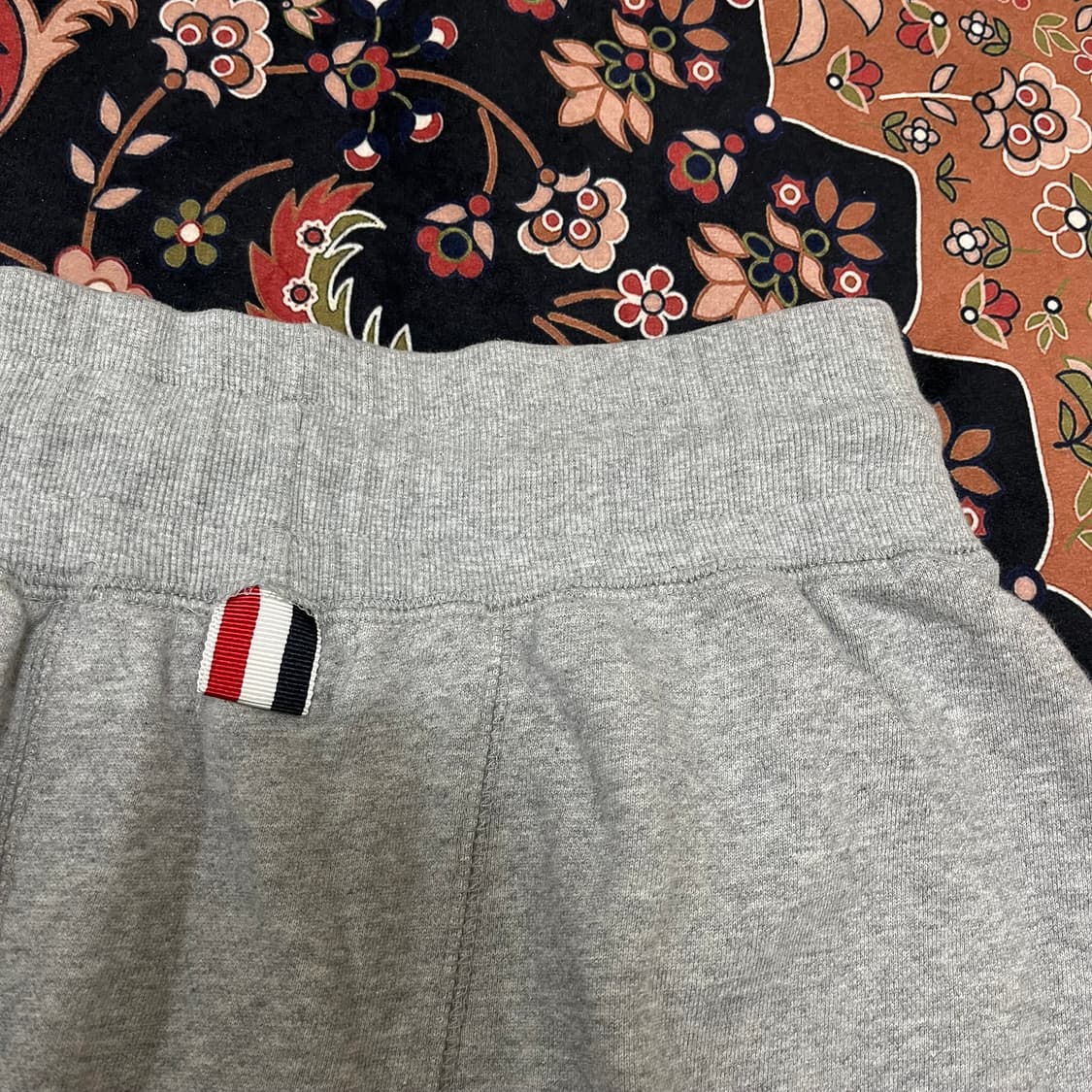 톰브라운 클래식 루프백 4-바 스웨트 쇼츠 2 상품이미지6